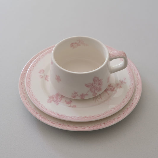 Peony Whisper Porcelain Plate Set