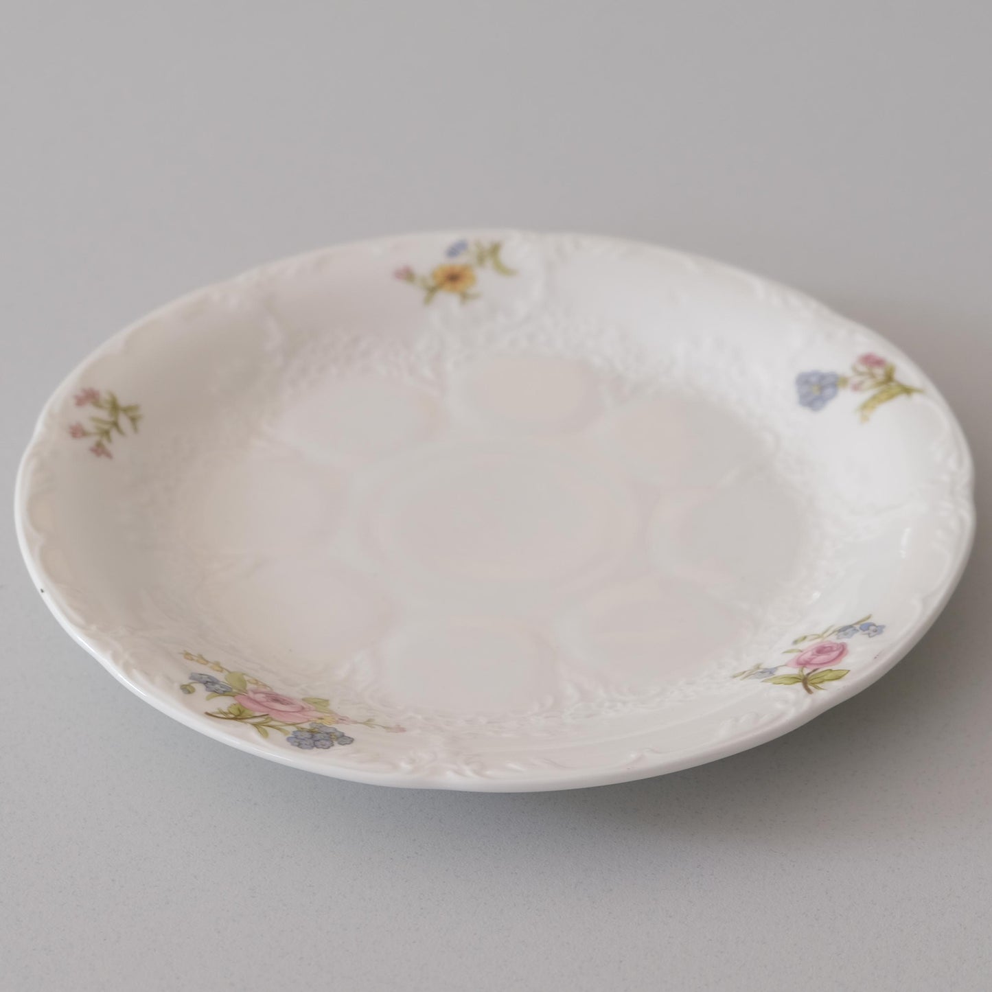 Petal Embrace Plate