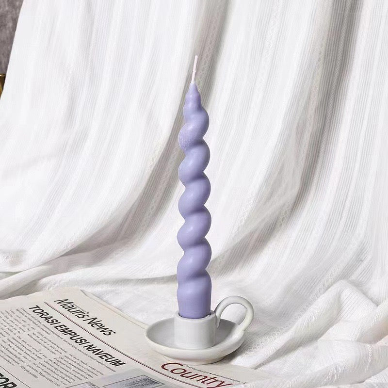 Candela profumata a forma di cono