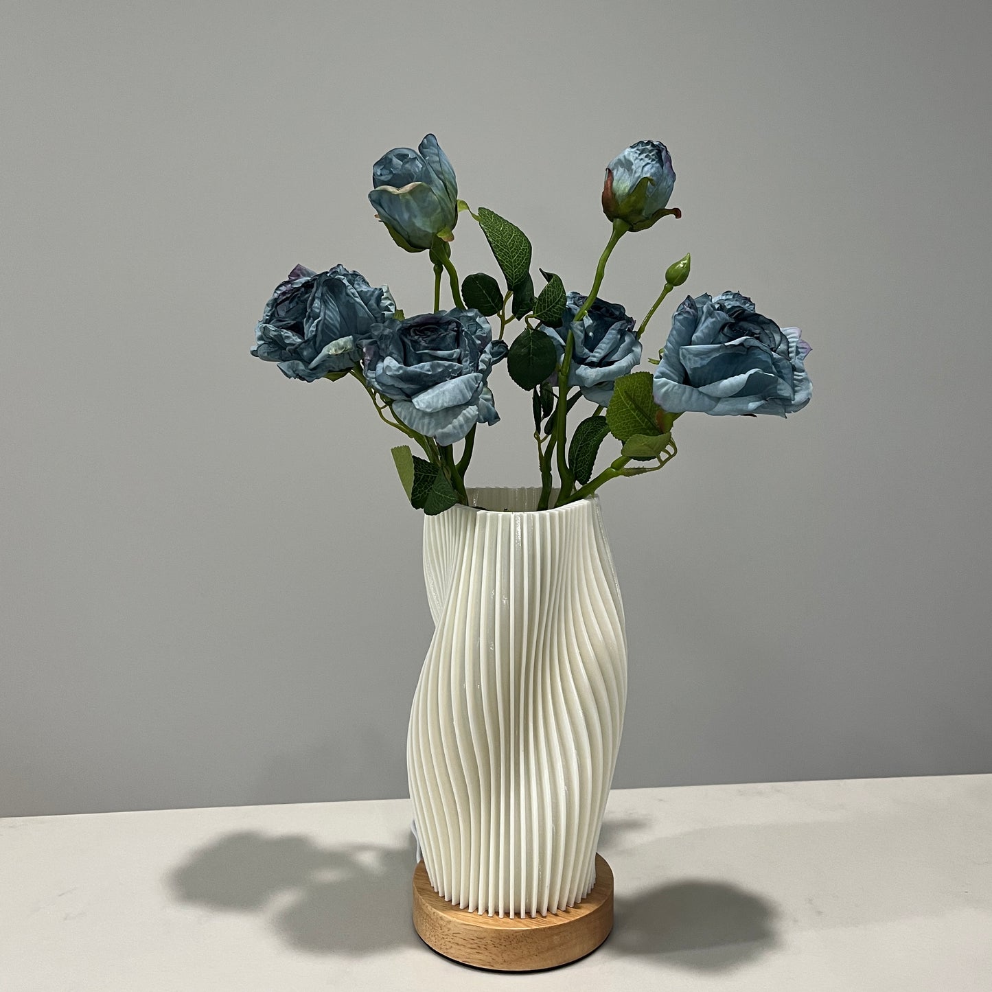 Wind Shape Vase Lamp